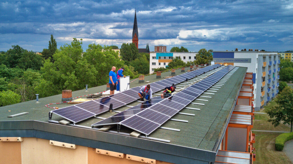 2019-07-09amalien 108-112-09-B PV-Anlage auf einen Dach